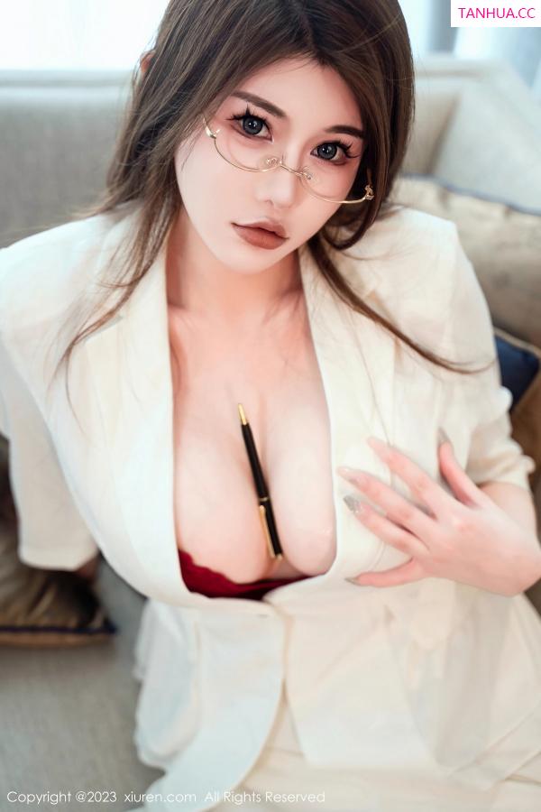 甜妮  [XiuRen]高清写真图 2023.11.23 No.7706 甜妮 丰腴美臀第23张图片
